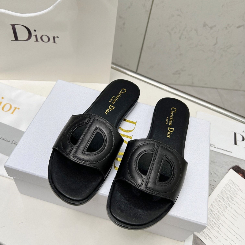 ch**an D*or slippers